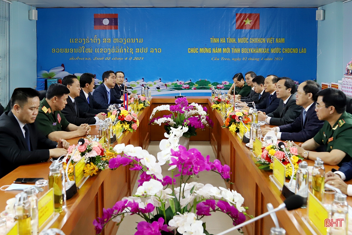 210402 lanh dao tinh chuc tet Lao